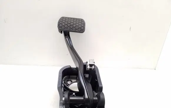 Mercedes-Benz C W205 Brake pedal A2052920415
