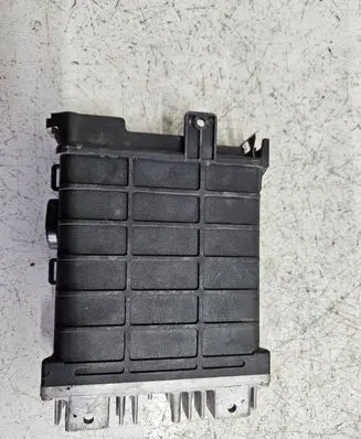 Volkswagen PASSAT B3 Engine control unit/module 0261200263 443907311A