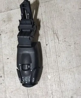 Peugeot 308 Cruise control stalk E11532740 13E91616JG2
