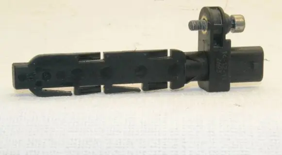 BMW 5 F10 F11 Crankshaft position sensor 7805188 25916010