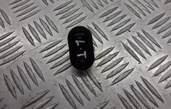 Opel Zafira A Quarter vent window switch 13363100