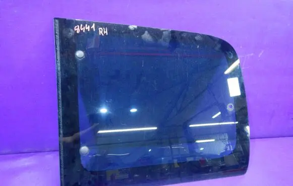 Peugeot Partner Rear side window