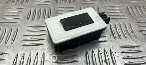 Volvo V70 Door central lock control unit/module 31407101