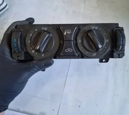 Mercedes-Benz E W210 Climate control unit 2108300185