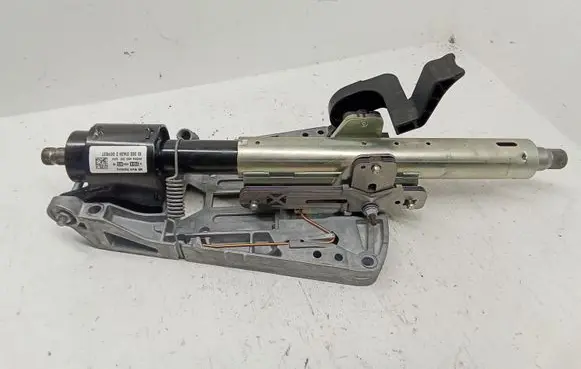 Mercedes-Benz C W204 Steering wheel axle A2044604516 204460310 204462206