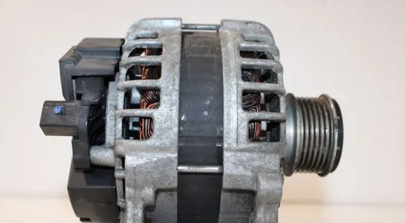 Volkswagen PASSAT B7 Generator/alternator 03L903024F