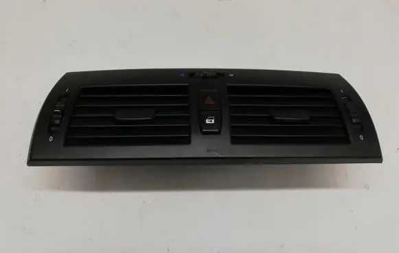 BMW X3 E83 Dash center air vent grill 3400074