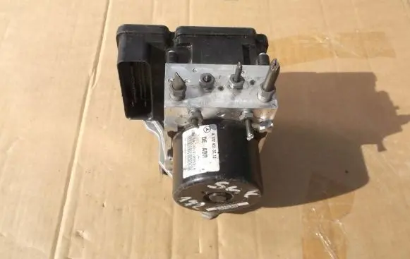 Mercedes-Benz C W204 ABS Pump a1729014000