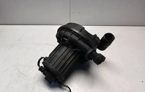 Skoda Octavia Mk2 (1Z) Secondary air pump 06A959253B