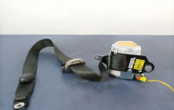 Hyundai i40 Front seatbelt 888103Z000