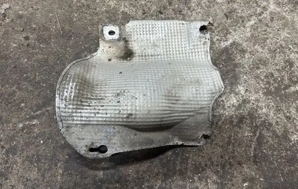 Mercedes-Benz E W211 Exhaust heat shield 
