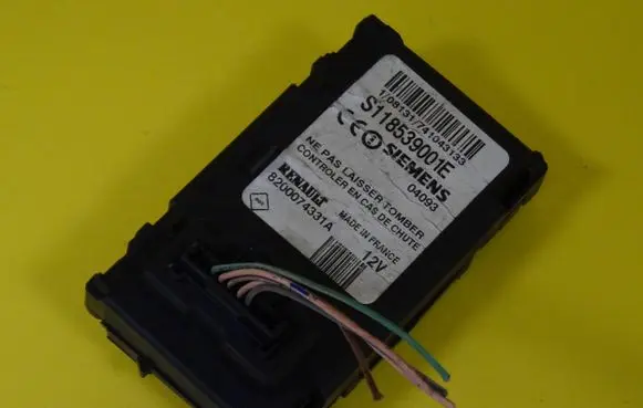 Renault Megane II Ignition lock 8200074331A