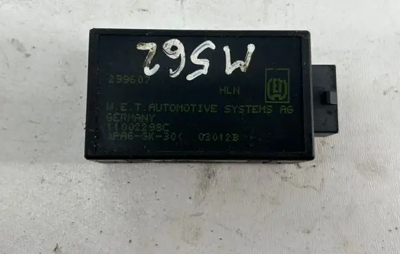 Ford Kuga I Seat heating relay 299607 11002298C 03012B