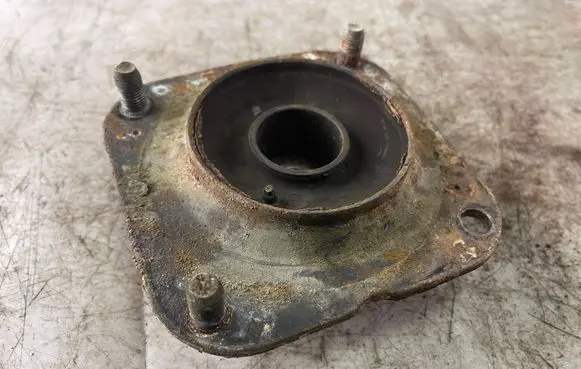 KIA Carens I Front upper strut mount 