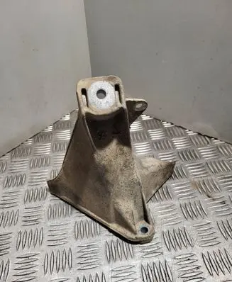 Audi A4 S4 B5 8D Engine mounting bracket 8D0199308L