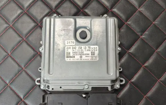 Mercedes-Benz E W211 Engine control unit/module A6421501379 1039S12873 0248303171016203