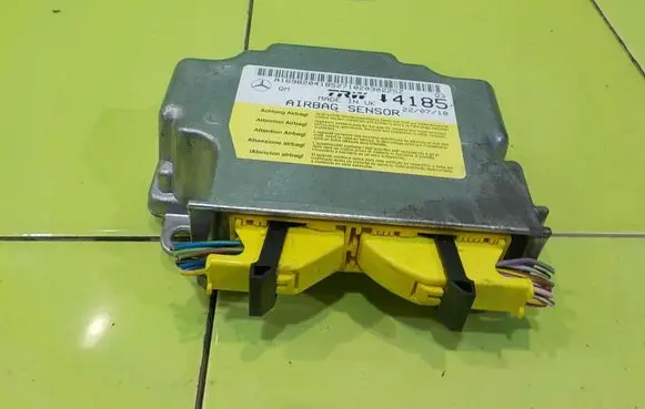 Mercedes-Benz B W245 Airbag control unit/module A1698204185