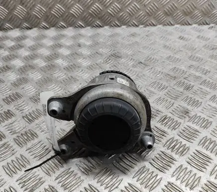 Mercedes-Benz C W205 Engine mount bracket A2052400300