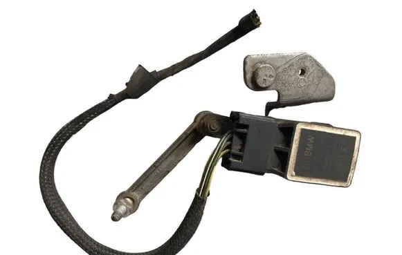 BMW 5 E60 E61 Headlight/headlamp level sensor 6784696