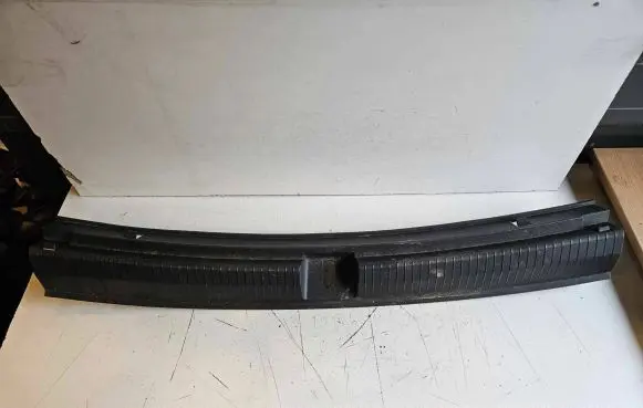 Volkswagen Tiguan Trunk/boot sill cover protection 5NN863459 VW326L0CK M11675