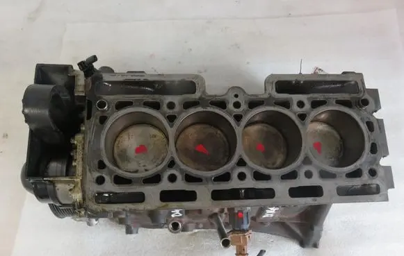 Renault Clio III Engine block D4F786