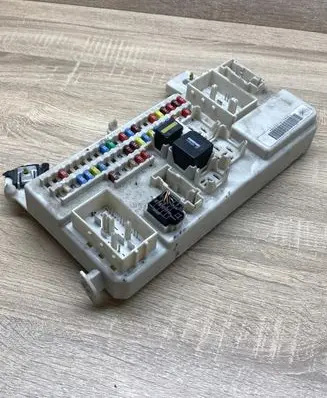 Ford Focus Fuse module 4M5T14A073