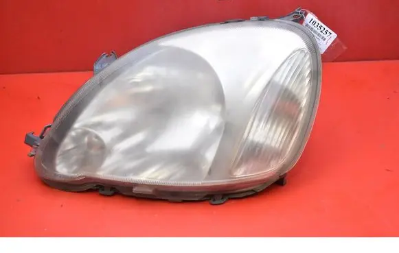 Toyota Yaris Verso Headlight/headlamp 89007614