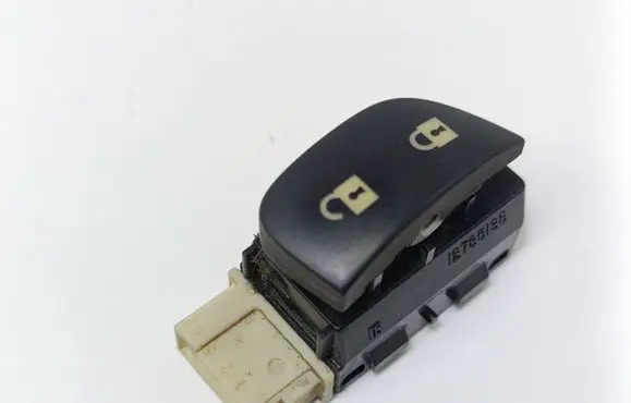 Saab 9-3 Ver2 Central locking switch button 12786136