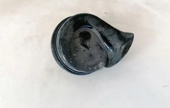 Audi A4 S4 B6 8E 8H Horn signal e1000209