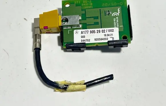 Mercedes-Benz A W177 Aerial antenna amplifier A1779052902 38271