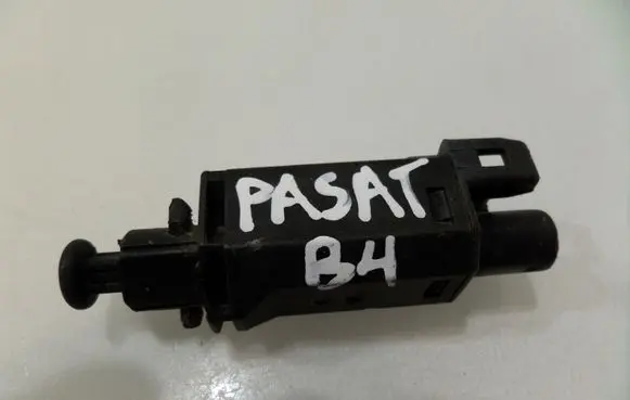 Volkswagen PASSAT B4 Brake pedal sensor switch 191945515