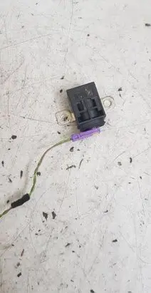 Volkswagen Touareg I Battery relay fuse 4F0915519