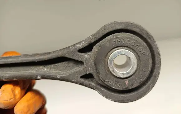Subaru XV I Gearbox mount 41040FE000