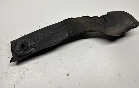 Volvo S80 Fender foam support/seal 8684735