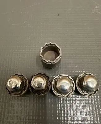 Hyundai Ioniq 5 Anti-theft wheel nuts and lock 