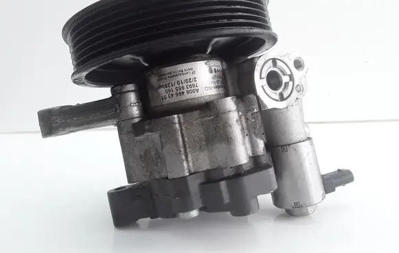 Mercedes-Benz C W204 Power steering pump A0064664301 7693955160