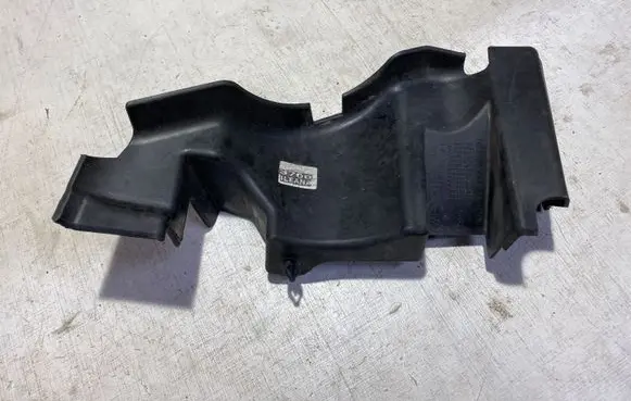 Land Rover Discovery 4 - LR4 Intercooler air guide/duct channel CK528310AA C8C9A 18157