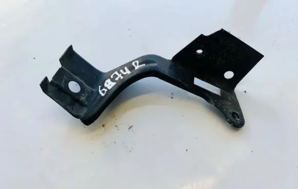 Fender mounting bracket