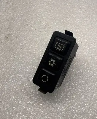 BMW 5 E34 Windscreen/window heater switch 1391764