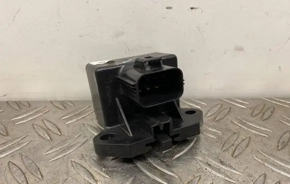 Ford Fusion II Fuel pump relay 1153855