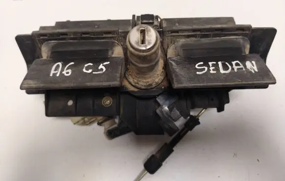 Audi A6 S6 C5 4B Tailgate/trunk/boot exterior handle 8D9827565H 9D0827565 4B0827565H