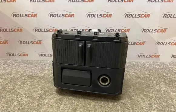 Nissan X-Trail T30 Glove box 68108EQ400