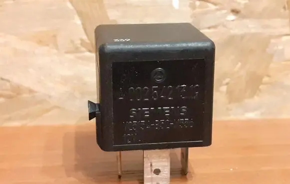 Mercedes-Benz S W220 Other relay V23134B52X336