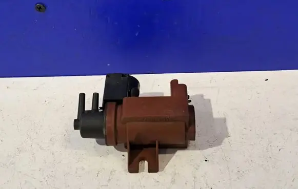 Volvo V50 Turbo solenoid valve 6G9Q9E882CB