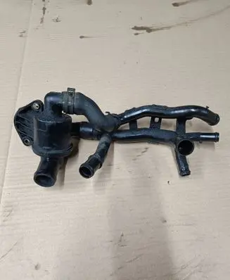 Volkswagen Amarok Engine coolant pipe/hose 03L121049G V6581002