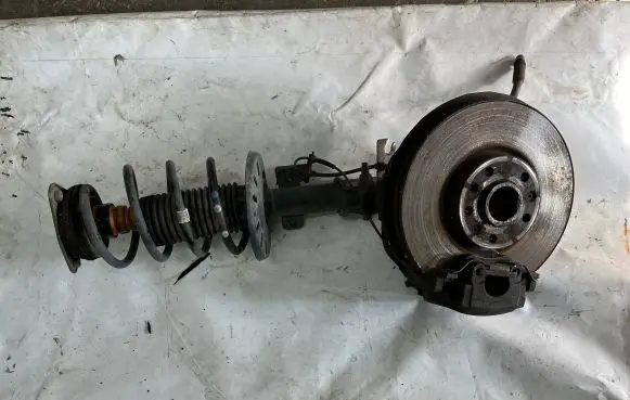 Citroen C4 Grand Picasso Front wheel hub spindle knuckle 1610137880