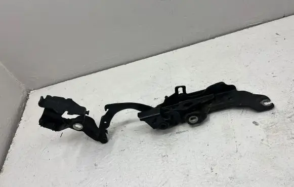 BMW 2 F46 Engine bonnet/hood hinges 7300522 170216