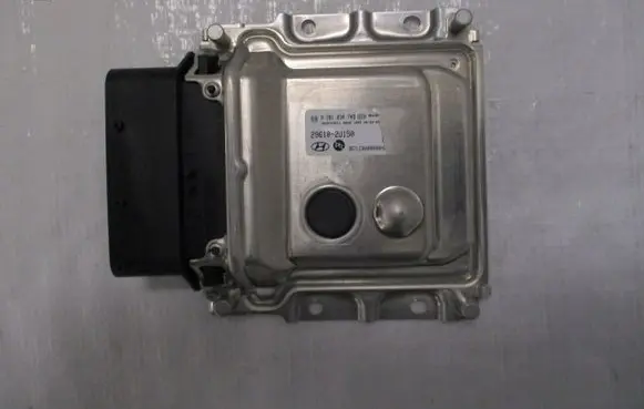 Hyundai Tucson TL Engine control unit/module 296102U150