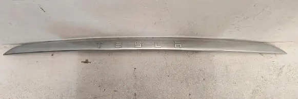 Tesla Model X Trunk door license plate light bar 1046920-00B
