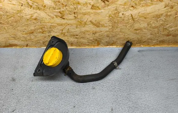 Opel Vivaro Oil fill pipe 8200795333